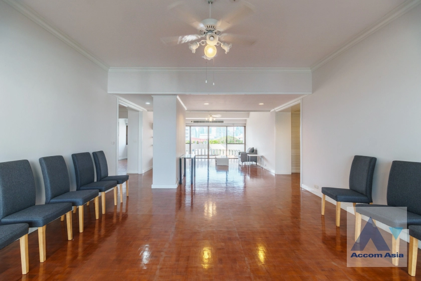 4  3 br Apartment For Rent in Sathorn ,Bangkok BTS Chong Nonsi at Kid Friendly Place Short Walk to Nang Linchi Road AA42638