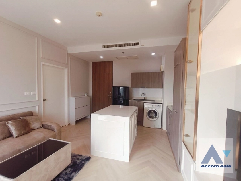unit 1 Bedroom  Condominium For Rent in Sukhumvit, Bangkok  near BTS Ekkamai (AA42645)