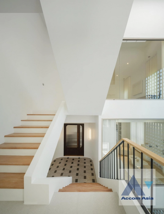 9  2 br House for rent and sale in Ratchadaphisek ,Bangkok BTS Ratchayothin AA42648