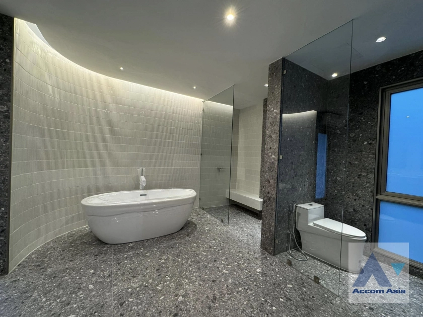 16  2 br House for rent and sale in Ratchadaphisek ,Bangkok BTS Ratchayothin AA42648