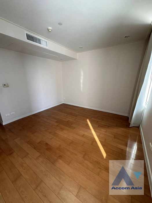 6  4 br Condominium For Rent in Ploenchit ,Bangkok BTS Sala Daeng - MRT Sam Yan at Chamchuri Square Residence AA42658