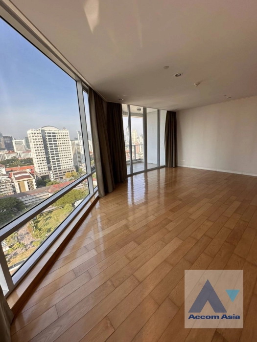 5  4 br Condominium For Rent in Ploenchit ,Bangkok BTS Sala Daeng - MRT Sam Yan at Chamchuri Square Residence AA42658