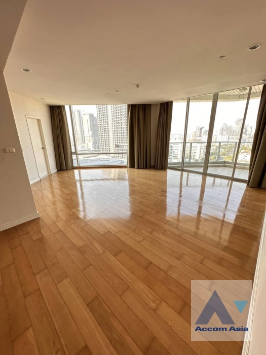  1  4 br Condominium For Rent in Ploenchit ,Bangkok BTS Sala Daeng - MRT Sam Yan at Chamchuri Square Residence AA42658