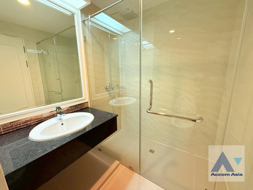 11  3 br Apartment For Rent in Sukhumvit ,Bangkok BTS Asok - MRT Sukhumvit at Perfect Apartment for Big Family, Prime Location Near Main Street AA42662