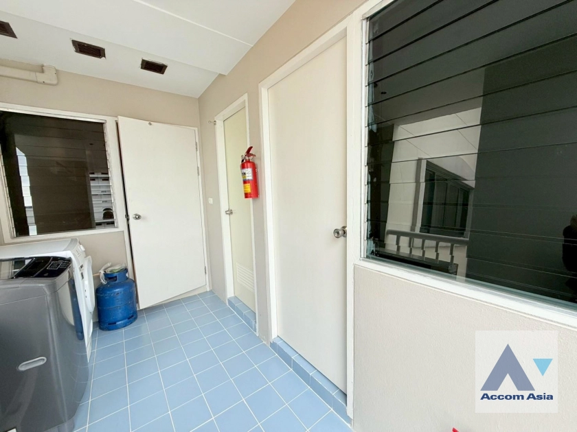 17  3 br Apartment For Rent in Sukhumvit ,Bangkok BTS Asok - MRT Sukhumvit at Perfect Apartment for Big Family, Prime Location Near Main Street AA42662