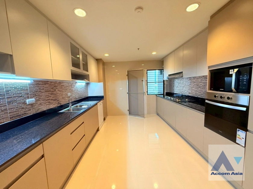 4  3 br Apartment For Rent in Sukhumvit ,Bangkok BTS Asok - MRT Sukhumvit at Perfect Apartment for Big Family, Prime Location Near Main Street AA42662