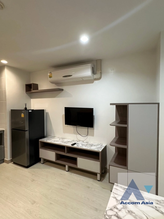 unit 1 Bedroom  Condominium For Sale in Ploenchit, Bangkok  near BTS Sala Daeng - MRT Sam Yan (AA42667)