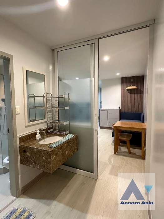 6  1 br Condominium For Sale in Ploenchit ,Bangkok BTS Sala Daeng - MRT Sam Yan at Chamchuri Square Residence AA42667