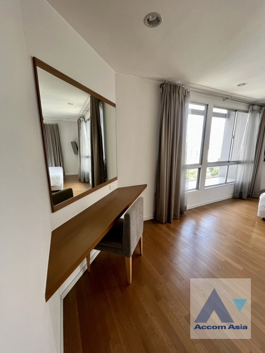 8  3 br Apartment for rent and sale in Sathorn ,Bangkok BRT Thanon Chan at Family-Friendly Serviced Apartment with Big Green Spaces AA42669