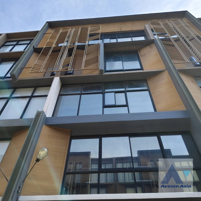  2  6 br Townhouse for rent and sale in Pattanakarn ,Bangkok BTS On Nut at The Pride Sukhumvit 77 AA42673