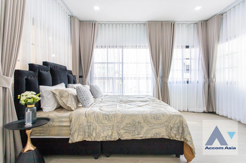 29  5 br House For Rent in Ratchadaphisek ,Bangkok MRT Lat Phrao at Busarakum Place AA42683