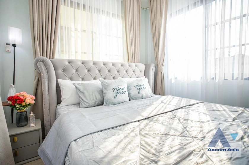 42  5 br House For Rent in Ratchadaphisek ,Bangkok MRT Lat Phrao at Busarakum Place AA42683