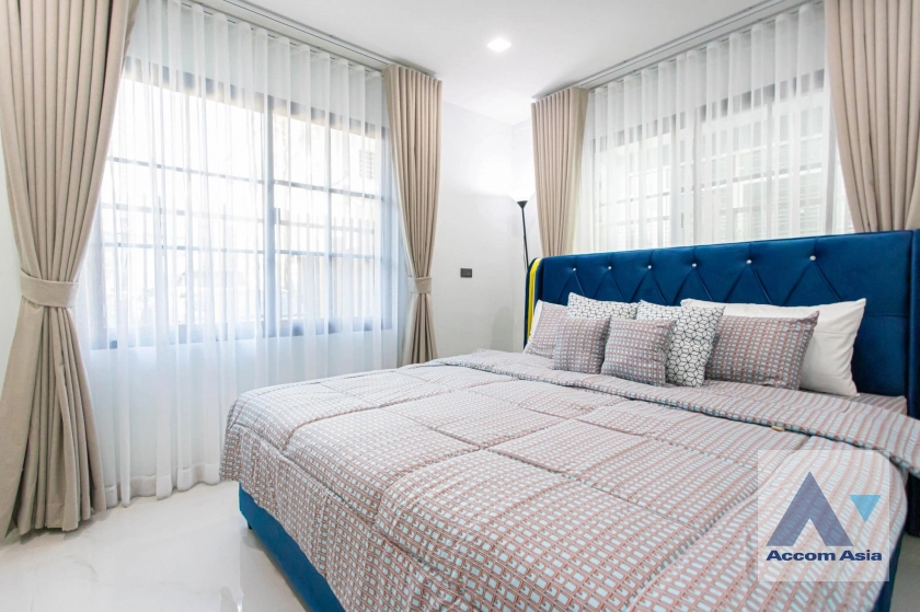 30  5 br House For Rent in Ratchadaphisek ,Bangkok MRT Lat Phrao at Busarakum Place AA42683