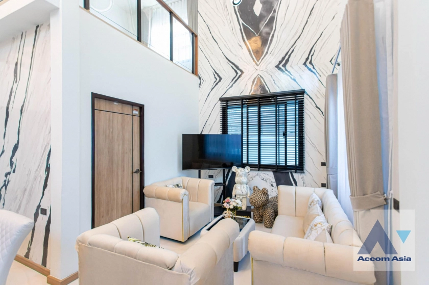 4  5 br House For Rent in Ratchadaphisek ,Bangkok MRT Lat Phrao at Busarakum Place AA42683