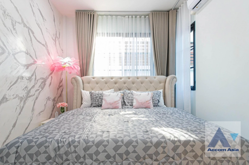 47  5 br House For Rent in Ratchadaphisek ,Bangkok MRT Lat Phrao at Busarakum Place AA42683