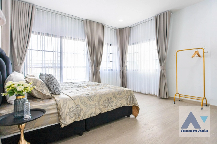 34  5 br House For Rent in Ratchadaphisek ,Bangkok MRT Lat Phrao at Busarakum Place AA42683