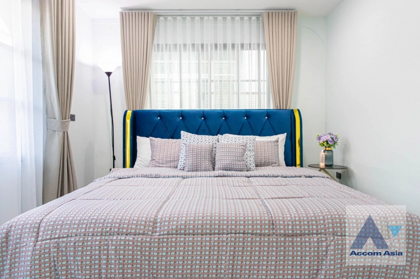 45  5 br House For Rent in Ratchadaphisek ,Bangkok MRT Lat Phrao at Busarakum Place AA42683