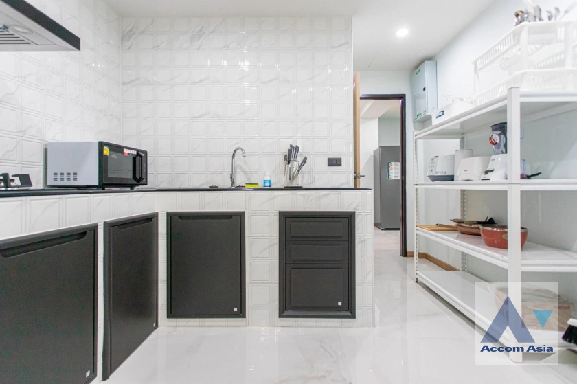 16  5 br House For Rent in Ratchadaphisek ,Bangkok MRT Lat Phrao at Busarakum Place AA42683