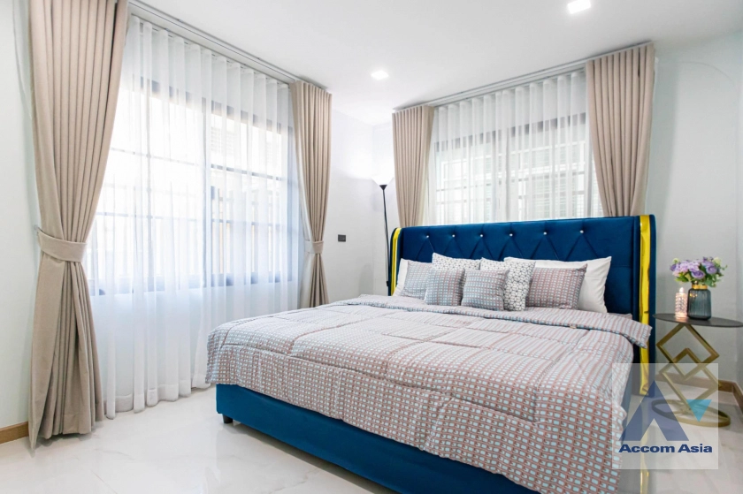 44  5 br House For Rent in Ratchadaphisek ,Bangkok MRT Lat Phrao at Busarakum Place AA42683