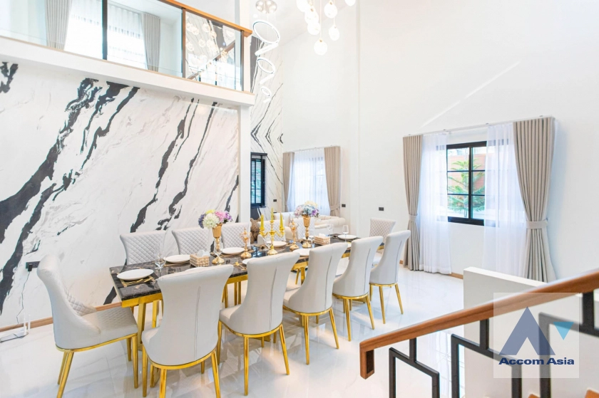 12  5 br House For Rent in Ratchadaphisek ,Bangkok MRT Lat Phrao at Busarakum Place AA42683