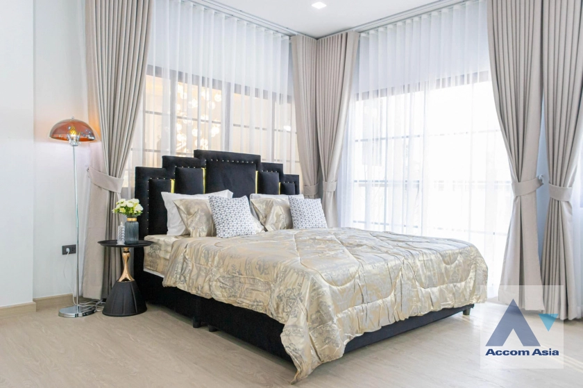 32  5 br House For Rent in Ratchadaphisek ,Bangkok MRT Lat Phrao at Busarakum Place AA42683