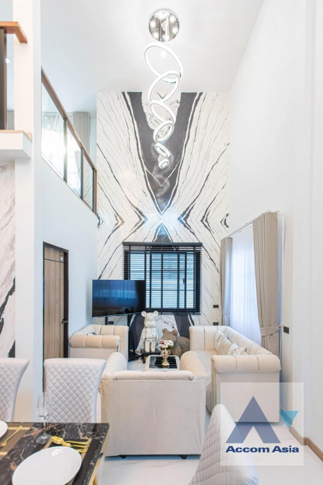 6  5 br House For Rent in Ratchadaphisek ,Bangkok MRT Lat Phrao at Busarakum Place AA42683