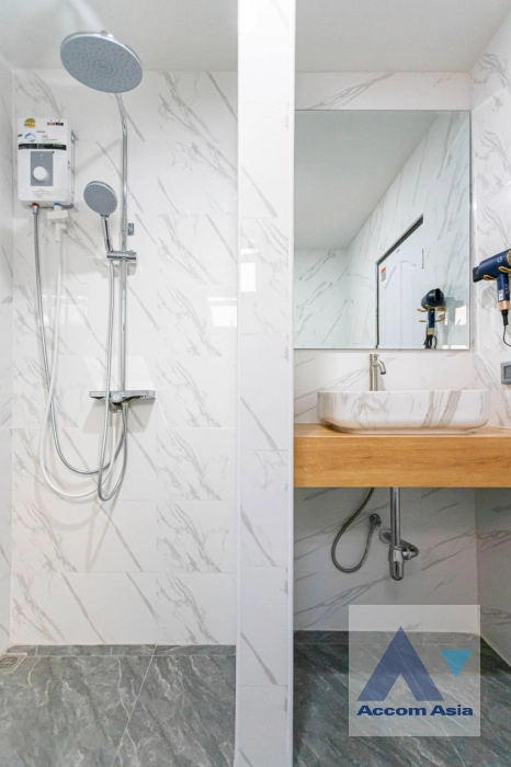 60  5 br House For Rent in Ratchadaphisek ,Bangkok MRT Lat Phrao at Busarakum Place AA42683