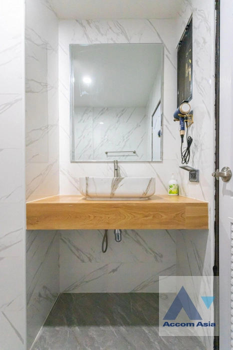 59  5 br House For Rent in Ratchadaphisek ,Bangkok MRT Lat Phrao at Busarakum Place AA42683