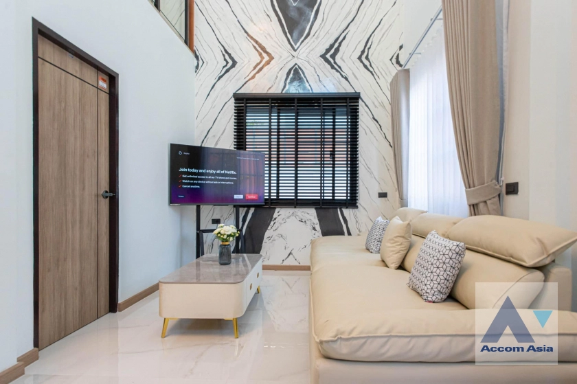  1  5 br House For Rent in Ratchadaphisek ,Bangkok MRT Lat Phrao at Busarakum Place AA42683