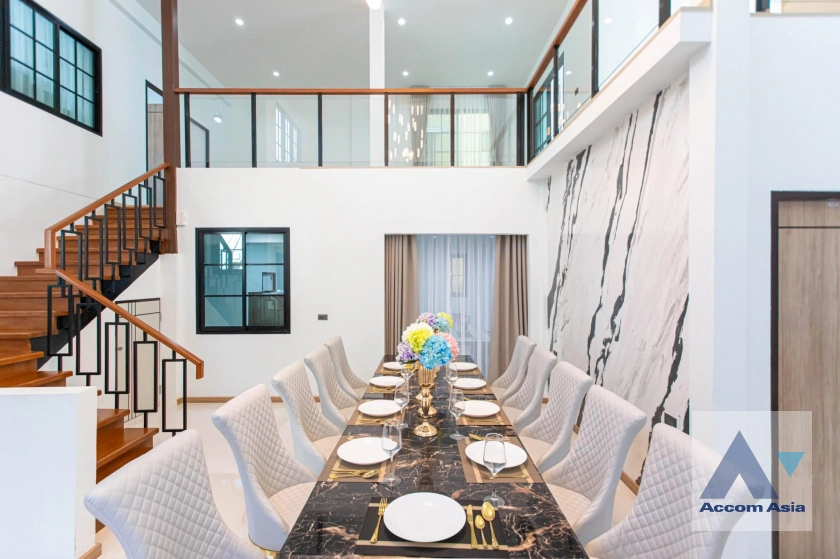 14  5 br House For Rent in Ratchadaphisek ,Bangkok MRT Lat Phrao at Busarakum Place AA42683