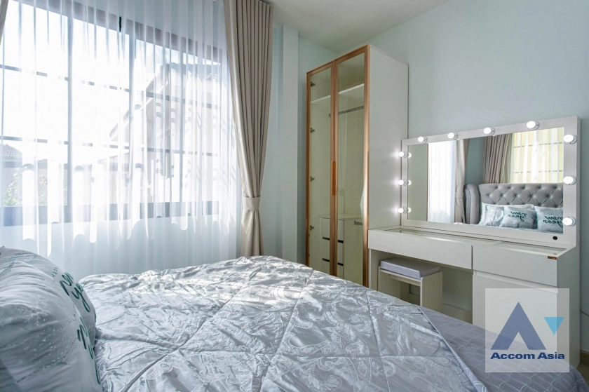 57  5 br House For Rent in Ratchadaphisek ,Bangkok MRT Lat Phrao at Busarakum Place AA42683