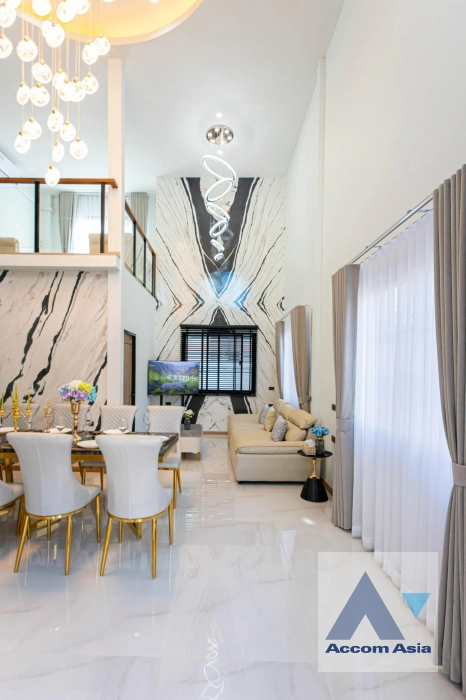 8  5 br House For Rent in Ratchadaphisek ,Bangkok MRT Lat Phrao at Busarakum Place AA42683