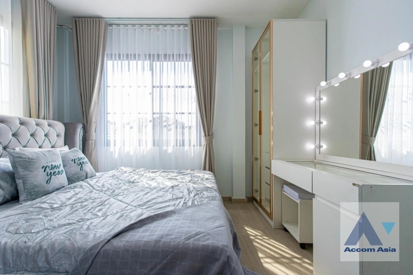 56  5 br House For Rent in Ratchadaphisek ,Bangkok MRT Lat Phrao at Busarakum Place AA42683