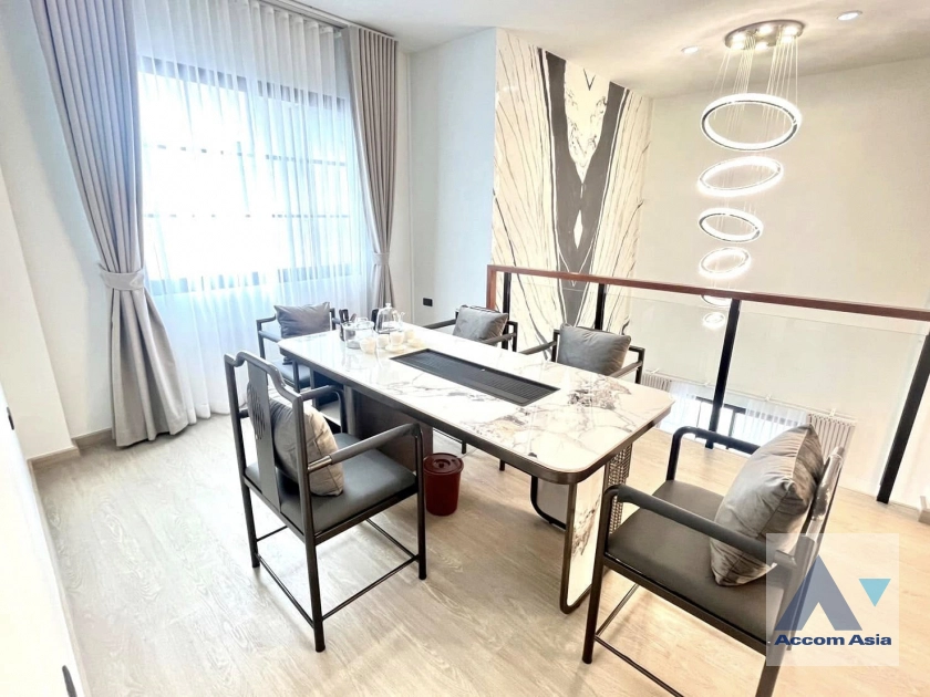 28  5 br House For Rent in Ratchadaphisek ,Bangkok MRT Lat Phrao at Busarakum Place AA42683