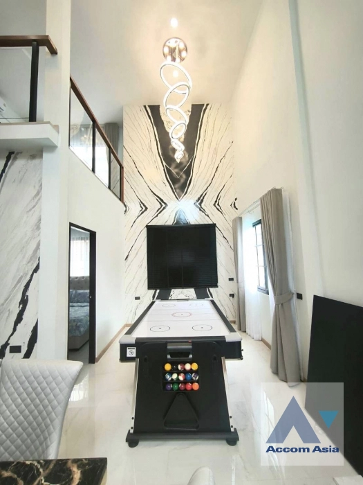 21  5 br House For Rent in Ratchadaphisek ,Bangkok MRT Lat Phrao at Busarakum Place AA42683