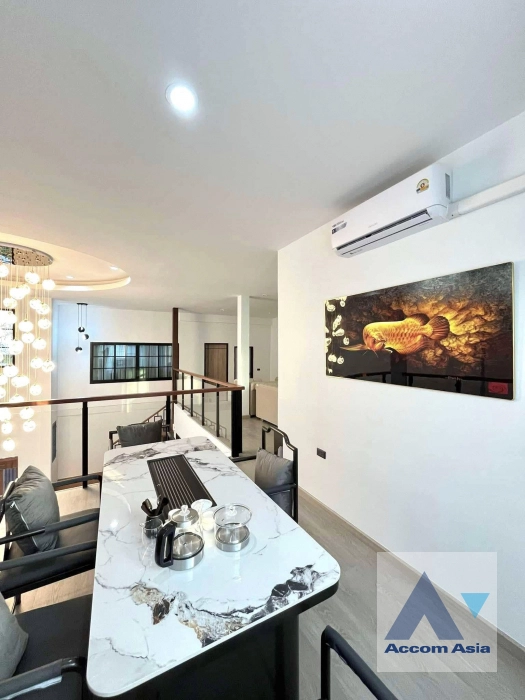 26  5 br House For Rent in Ratchadaphisek ,Bangkok MRT Lat Phrao at Busarakum Place AA42683