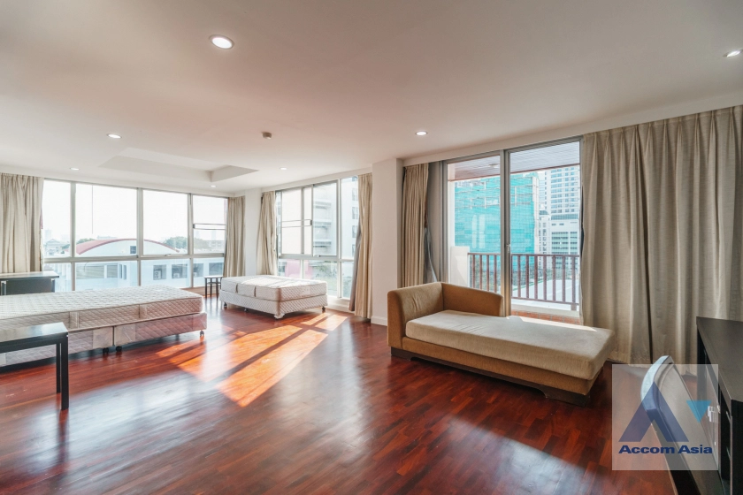 7  4 br Apartment For Rent in Silom ,Bangkok BTS Surasak at High-end Low Rise  AA42702