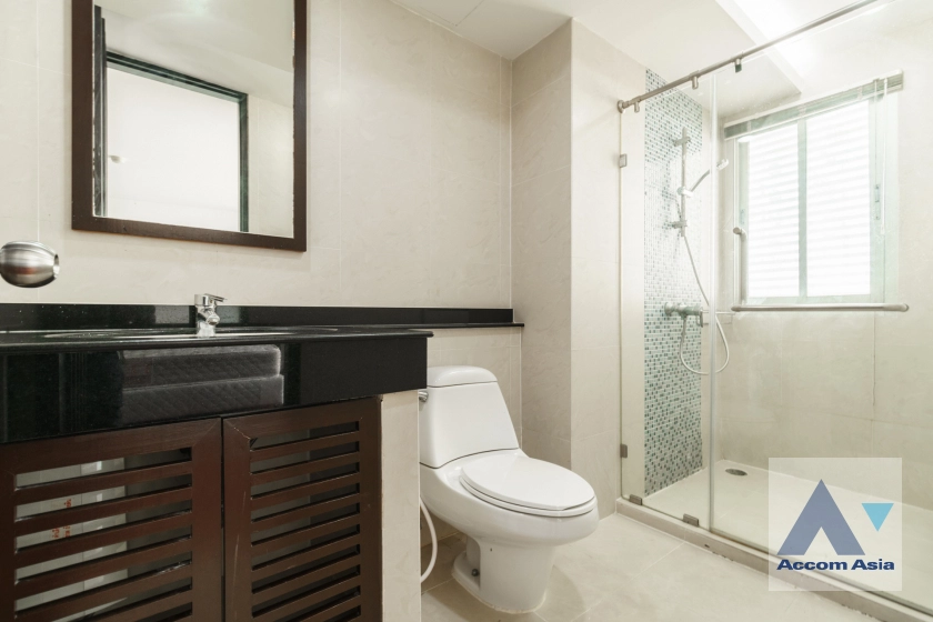 11  4 br Apartment For Rent in Silom ,Bangkok BTS Surasak at High-end Low Rise  AA42702