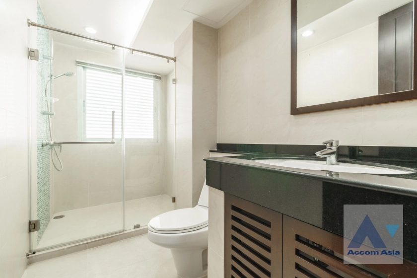 14  4 br Apartment For Rent in Silom ,Bangkok BTS Surasak at High-end Low Rise  AA42702