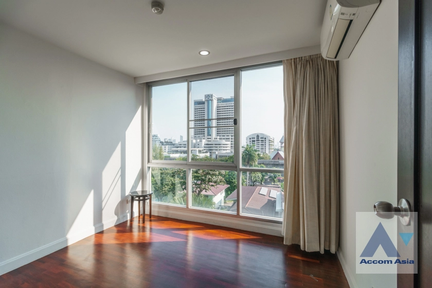16  4 br Apartment For Rent in Silom ,Bangkok BTS Surasak at High-end Low Rise  AA42702