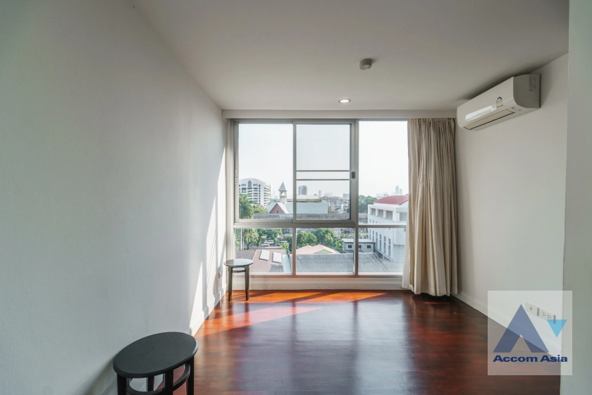 15  4 br Apartment For Rent in Silom ,Bangkok BTS Surasak at High-end Low Rise  AA42702