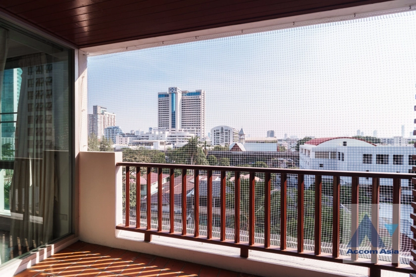 18  4 br Apartment For Rent in Silom ,Bangkok BTS Surasak at High-end Low Rise  AA42702