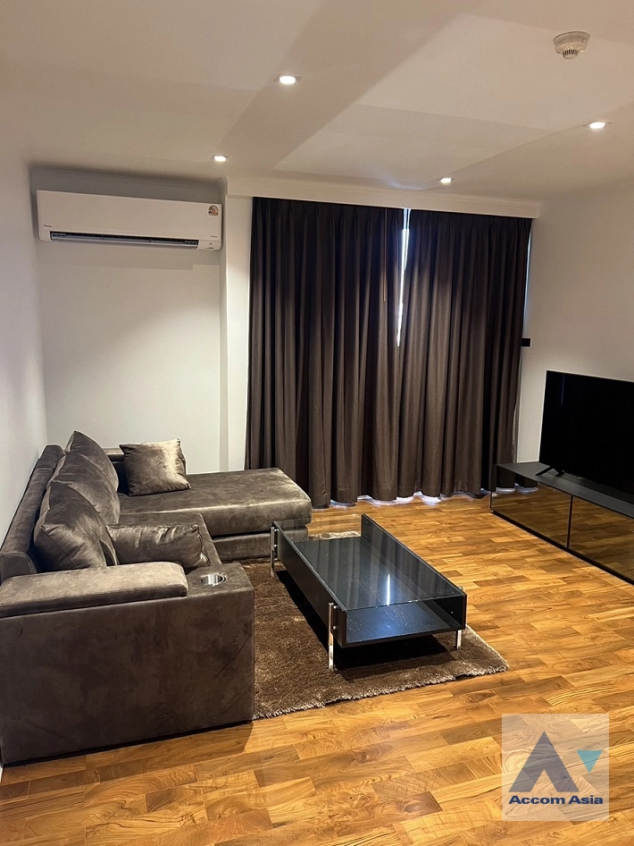 unit 2 Bedrooms  Condominium For Rent in Ploenchit, Bangkok  near BTS Ploenchit (AA42710)
