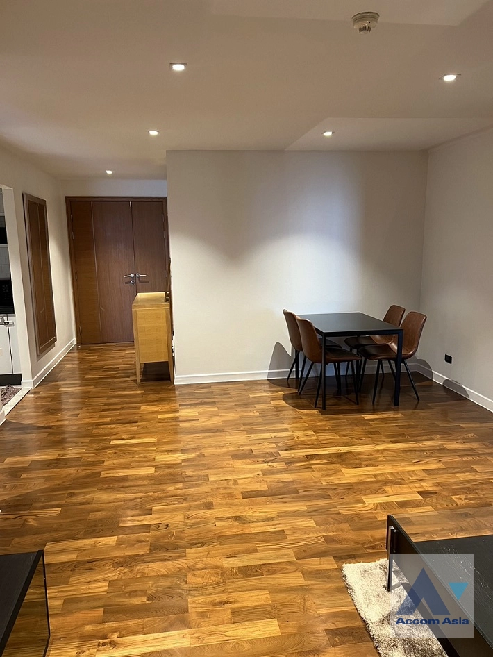 unit 2 Bedrooms  Condominium For Rent in Ploenchit, Bangkok  near BTS Ploenchit (AA42710)