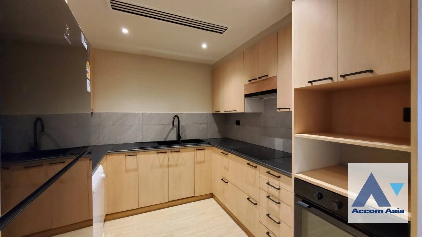  1  3 br Apartment For Rent in Sathorn ,Bangkok BTS Sala Daeng - MRT Lumphini at Children Dreaming Place - Garden AA42712