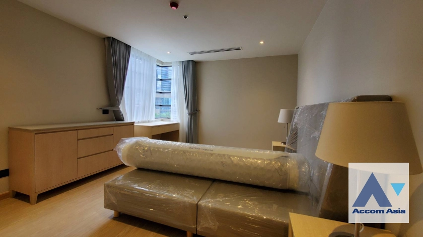 5  3 br Apartment For Rent in Sathorn ,Bangkok BTS Sala Daeng - MRT Lumphini at Children Dreaming Place - Garden AA42712