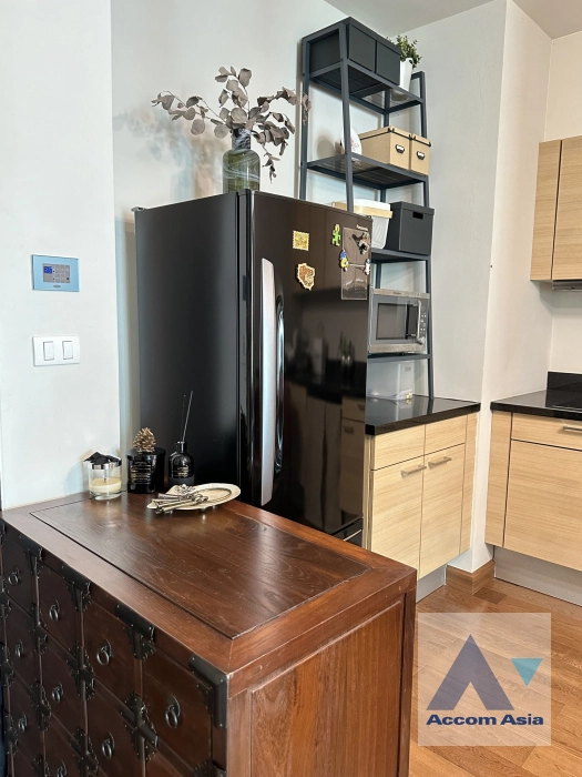 unit 1 Bedroom  Condominium For Rent in Ploenchit, Bangkok  near BTS Chitlom (AA42713)