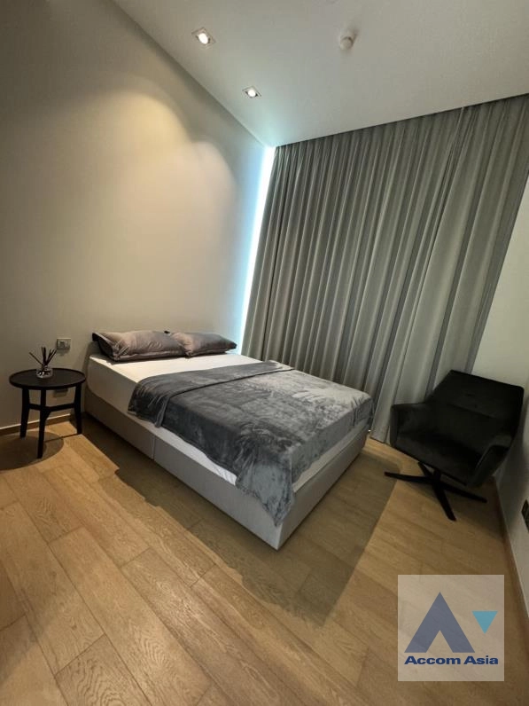 11  2 br Condominium For Rent in Ploenchit ,Bangkok BTS Chitlom at 28 Chidlom AA42725