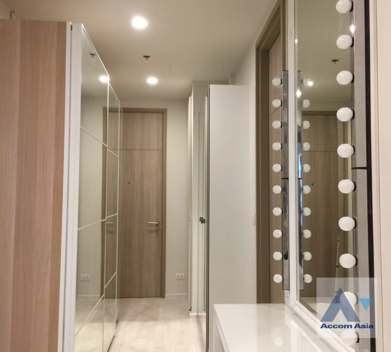 unit 2 Bedrooms  Condominium For Rent in Ploenchit, Bangkok  near BTS Ploenchit (AA42736)
