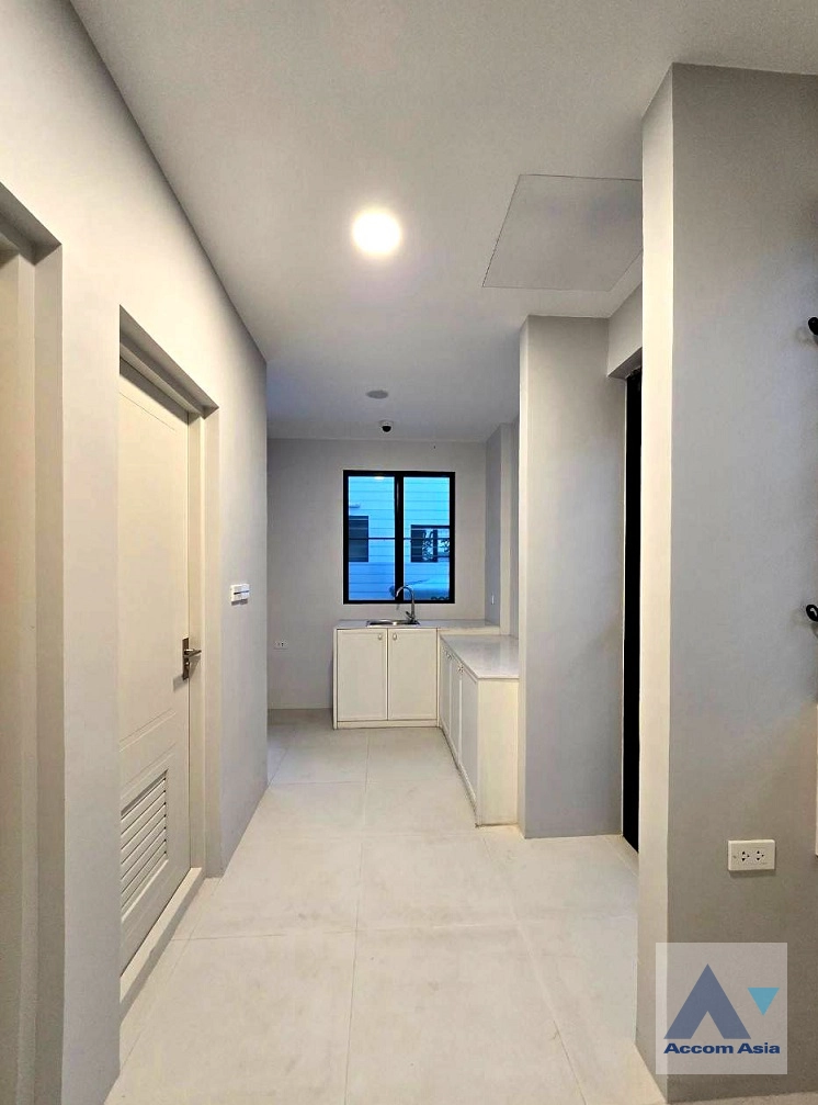 19  4 br House for rent and sale in Latkrabang ,Bangkok ARL Ban Thap Chang at Nantawan Rama 9 New Krungthepkreetha AA42739